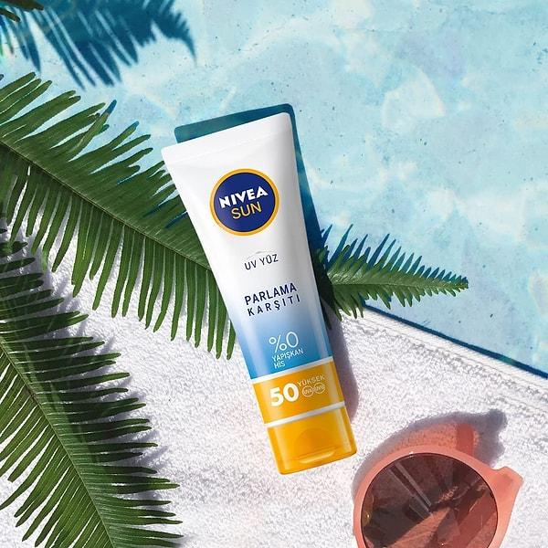 1. Nivea'nın yüzünüz için özel geliştirilen parlama karşıtı güneş kremi, haftanın en çok satılan güneş koruyucularından biri olmuş.