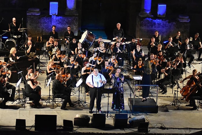 Aspendos Antik Tiyatrosu’nda Sokak Hayvanları İçin Düzenlenen Unutulmaz Konser