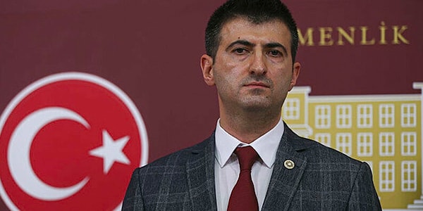 Cumhuriyet Halk Partisi ve Memleket Partisi'nden istifa eden İzmir Bağımsız Milletvekili Mehmet Ali Çelebi, geçtiğimiz günlerde Twitter'da  AKP-MHP ittifakına yakınlığını belirten bir paylaşım yapmıştı.