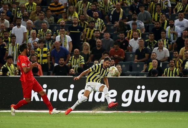 Fenerbahçe'nin gollerini 19.(P) ve 45+2. dakikalarda Enner Valencia ve 90+2. dakikada Berisha kaydetti.