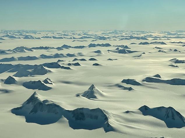 8. L'Antarctique est un grand désert.