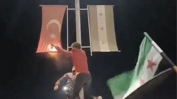 10. Çavuşoğlu'nun yaptığı konuşma üzerine Türk bayrağını yakan Suriyeli muhaliflere sosyal medyadan ve siyasi çevrelerden tepki geldi.