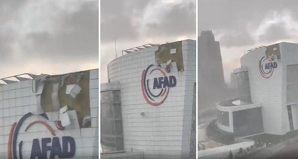 Sağanak yağış ve fırtına nedeniyle vatandaşlar zor anlar yaşarken, AFAD Başkanlık binasının da dış cephesi söküldü.