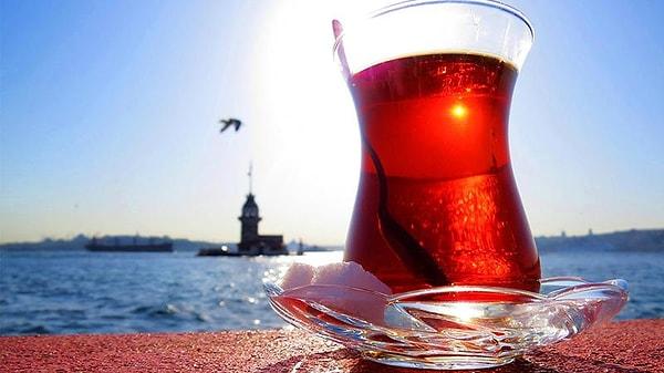 1. Dünya Çay Komitesi’nin hazırladığı ‘Dünya Çay Raporu’ verilerine göre, Türkiye kişi başına 3.5 kg ile dünyanın en çok çay tüketen ülkesi! Tiryakilik sıfatını hakkıyla kazanmışız...