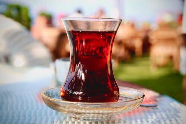 9. Eğer çayı demlerken burnunuza keskin ve yüksek notalarda çay kokusu geliyorsa, çayınızın doğal olduğundan şüphe duyabilirsiniz.