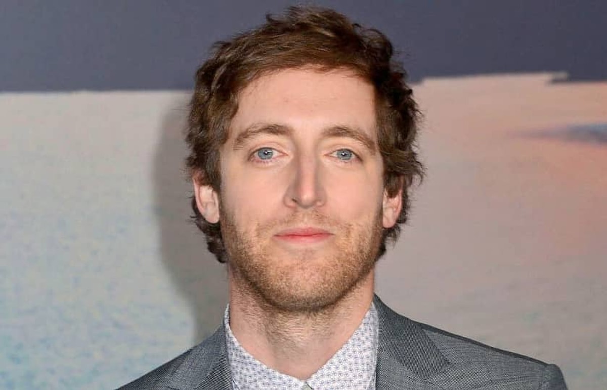 Looked better. Thomas Middleditch. Томас Миддлдитч Марк Цукерберг. Томас Миддлдитч офис сериал. Томас Миддлдитч без бороды.