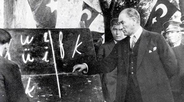 20. Atatürk'ün Türkçeye kazandırdığı terimlerden "kaim zaviyeli müselles" ne anlama gelmektedir?