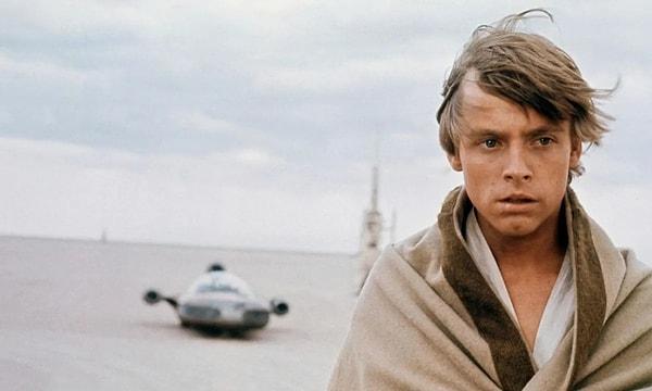 Serinin en önemli karakterlerinden Luke Skywalker'a hayat veren Mark Hamill'i de biliyorsunuzdur.