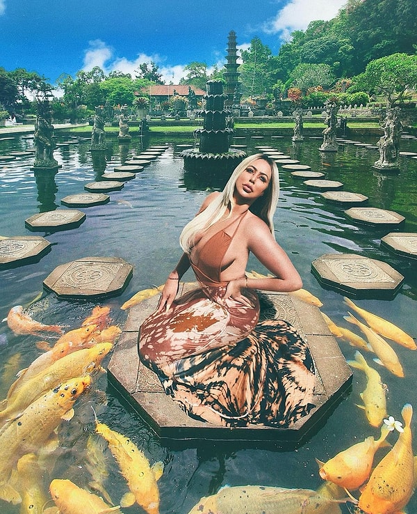 Kah Bali'de tatil yapan ismin fotoğrafları açıkça görülebileceği üzere gerçek değil.