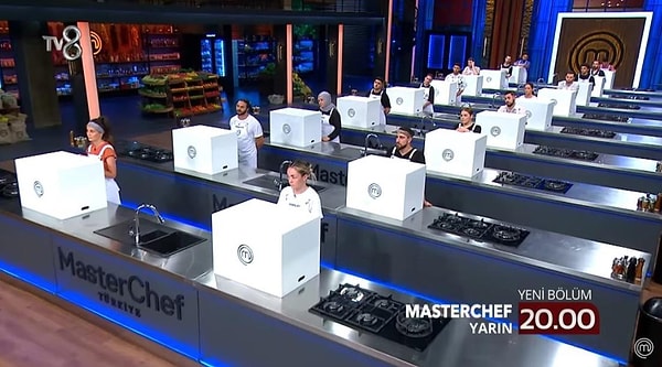 MasterChef'te dün akşam sezonun ilk kaptanlık oyunu oynandı. En iyi çiğböreği yapan yarışmacılar arasından Yağız ve Çağatay kaptan olmak için birebir yarıştı.