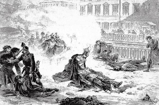 Patlamadan sonra, Çar II. Alexander öldü. Ignaty Grinevitsky ise bilincini kaybetti. Grinevitsky hastaneye nakledildi ve bir süre sonra bilinci yerine geldi. Ancak polise herhangi bir bilgi vermeyi reddetti.