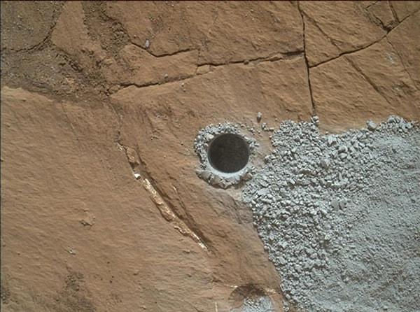 Earth and Planetary Science Letters'da yayınlanan yeni araştırma, mineralin orada nasıl bulunduğunu ve Mars'taki volkanizmanın nasıl bir tridimit konsantrasyonu oluşturabileceğini açıklamakta.
