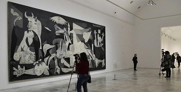 2. Pablo Picasso - Guernica (1937)