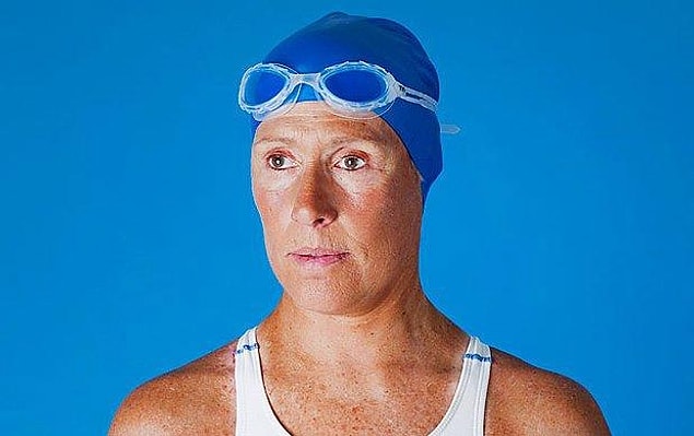 8. 64 yaşındaki Diana Nyad Küba'dan Florida'ya 110 kilometre yüzmüştür. Küba'dan Florida'ya ulaşması 53 saat sürmüştür.