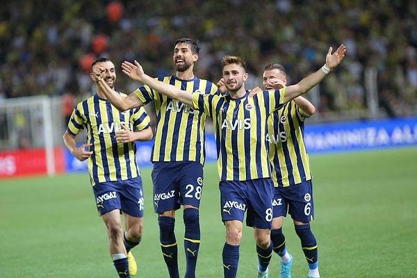 Yoluna UEFA Avrupa Ligi'nde devam edecek olan Fenerbahçe'ye galibiyeti getiren golleri, İsmail Yüksek, İrfan Can Kahveci ve Mert Hakan Yandaş kaydetti.