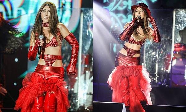 Her giydiği sahne kıyafetiyle olay olan popun kraliçesi Hande Yener.