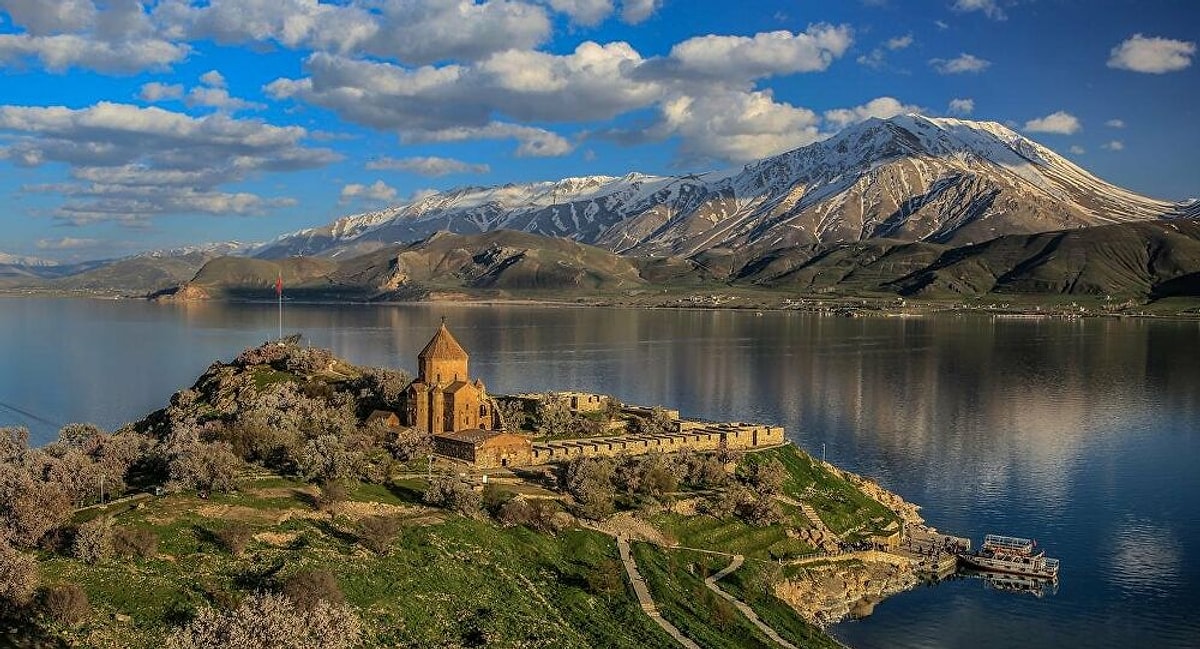 Van Akdamar Adası