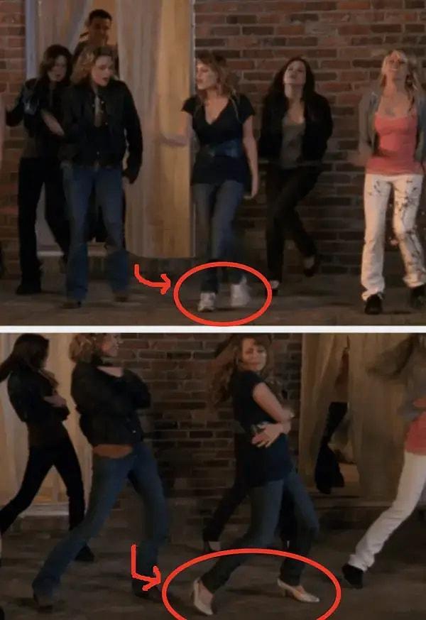 15. Ayakkabılardan bahsetmişken... One Tree Hill'deki "Wannabe" dansı sırasında Haley'nin ayakkabıları spor ayakkabı ve topuklu ayakkabı arasında değişiklik gösteriyor.