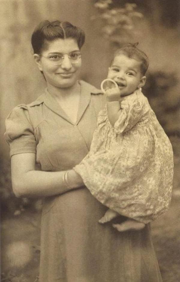 18. Freddie Mercury ve annesi - 1947: