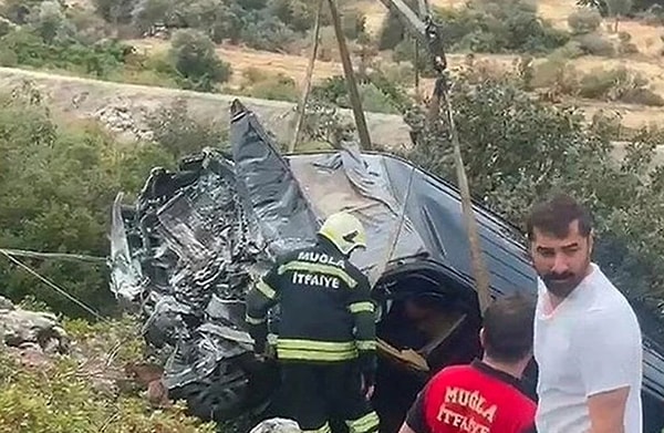 Kazanın yaşandığı an olay yerine koşan isim ise Tatlıses'in uzun süredir küs olduğu büyük oğlu Ahmet Tatlı olmuştu.