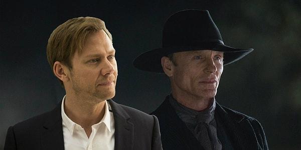9. 'Westworld' dizisinde William ve Siyah Şapkalı Adam'ın aslında aynı kişi olması...