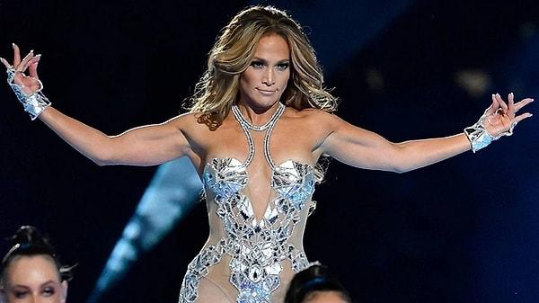 14. Dünyaca ünlü sanatçı Jennifer Lopez'in başak burcu dansçılarla sahneye çıkmadığı iddia edildi.