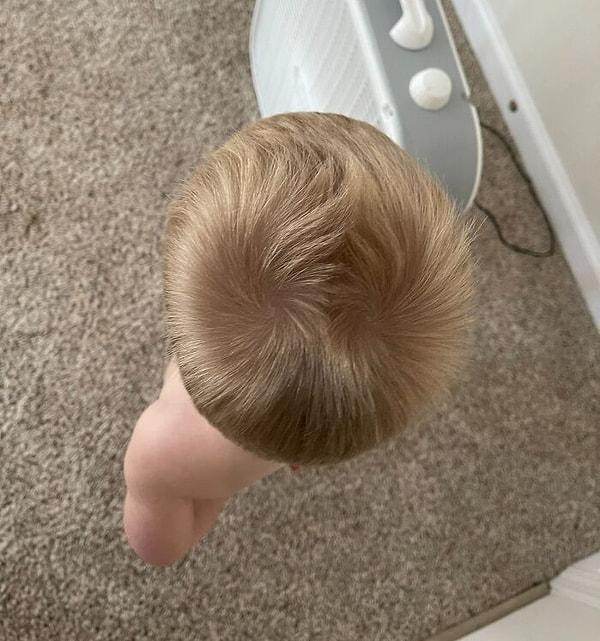 20. "Oğlumun kafasında iki ayrı saç ayrımı yeri var."