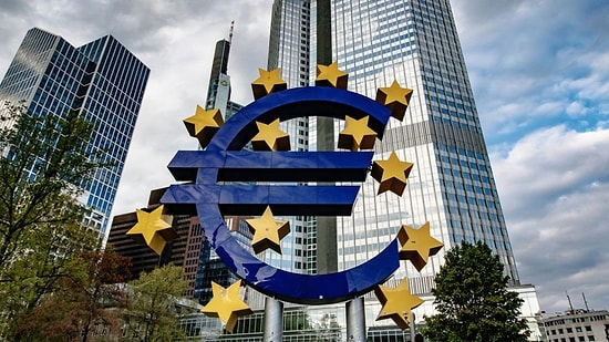 Avrupa Merkez Bankası Tarihinde Bir İlk: En Yüksek Faiz Artırımı Yapıldı