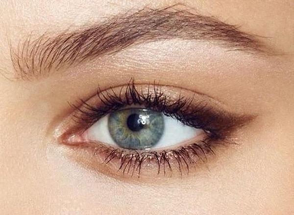 8. Yalnızca göz kalemi kullanarak etkileyici bir göz makyajı elde edin!