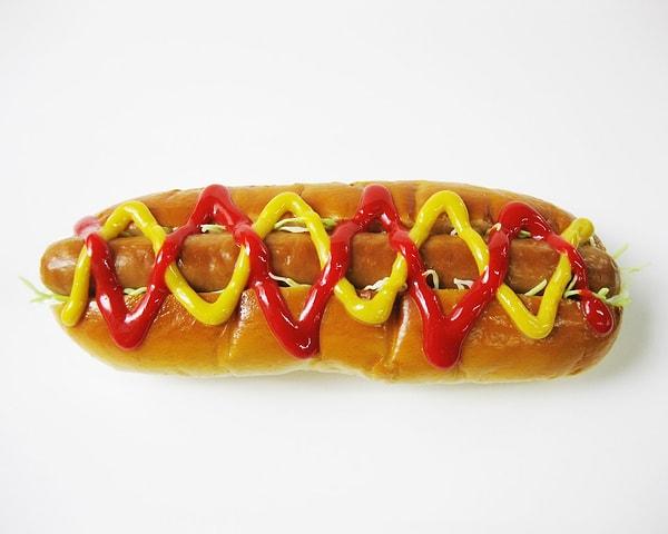 10. Kaç yaşında olursanız olun hayır diyemeyeceğiniz bir lezzet: Hot dog