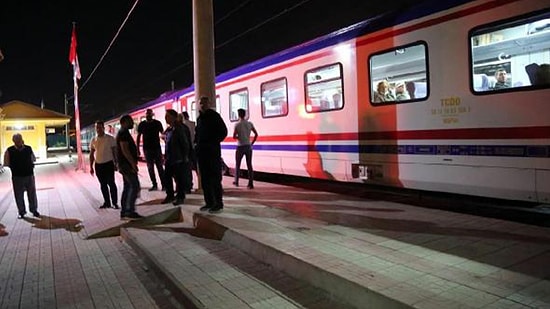 Doğu Ekspresi Raydan Çıktı, Demir Yolu Ulaşıma Kapandı
