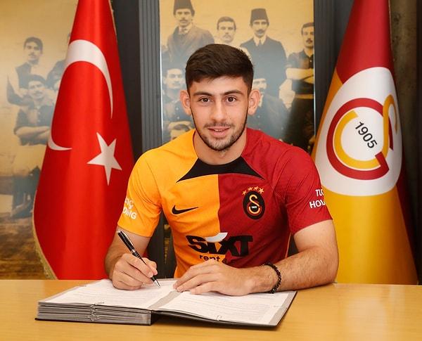6 milyon € bonservis bedeli ile Rapid Wien'den transfer edilen Yusuf Demir, Okan Buruk'un şans vermesi halinde ileri uçta görev alabilecek.
