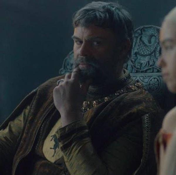 3. Bu sahnede Rhaenyra, Baratheon Hanesi'nin oturduğu Fırtına Burnu'nda ve onun yanında Lord Boremund Baratheon'ı görüyoruz.