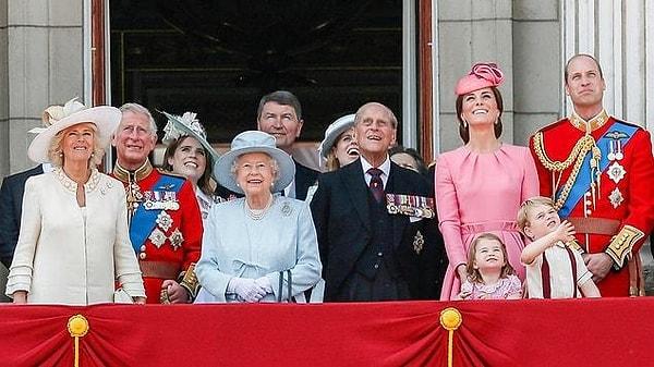 4. İngiliz kraliyet ailesinin 100 milyon sterlin değerinde bir pul koleksiyonu bulunmaktadır.