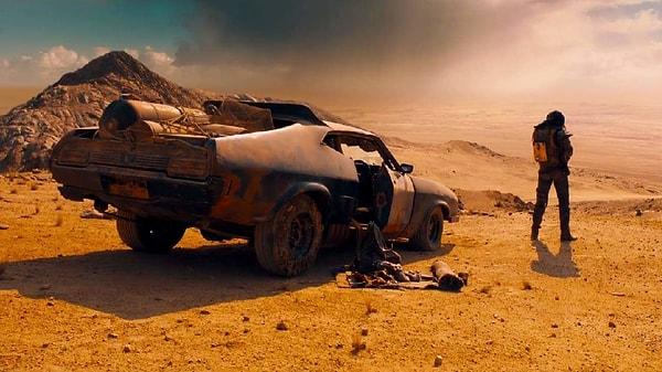 16. Mad Max: Fury Road (2015) / Oy: 988,105