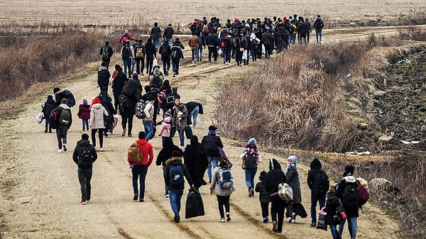 Zorla çalıştırılan topluluklarda özellikle göçmenler 3 kat daha fazla oranda bulunuyor.