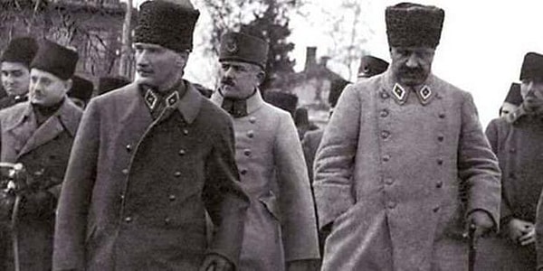 Kazım Karabekir Atatürk'e karşı suikast planından dolayı tutuklandı.