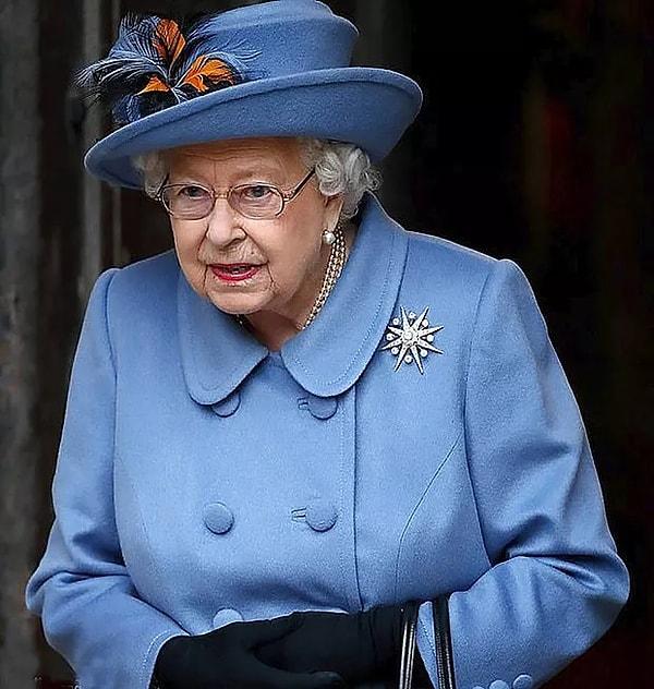 13. The Crown dizisini Kraliçe dahil bazı Kraliyet Ailesi üyelerinin izlediği ve beğenildiği dedikoduları yayıldı.