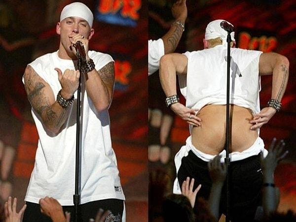 15. Eminem'in MTV Müzik Ödüllerinde poposunu gösterdiği skandal anının üzerinden 15 sene geçti!