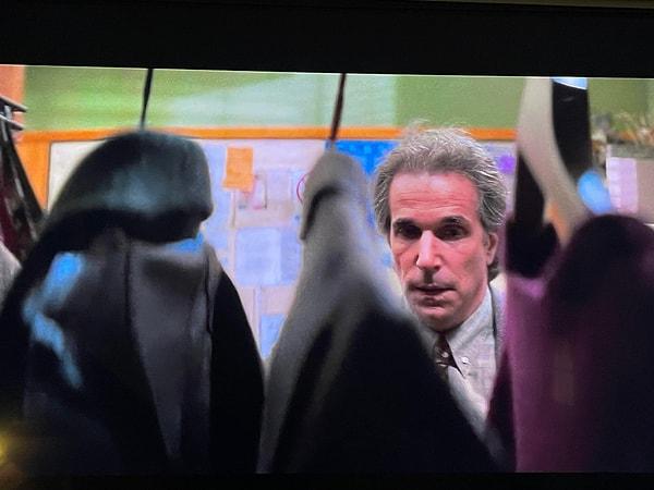 14. 1996 'Scream' filminde Fonzie'nin giydiği deri motosiklet ceketinin bir kopyası Müdür Himbry'nin ofis dolabında görülüyor.
