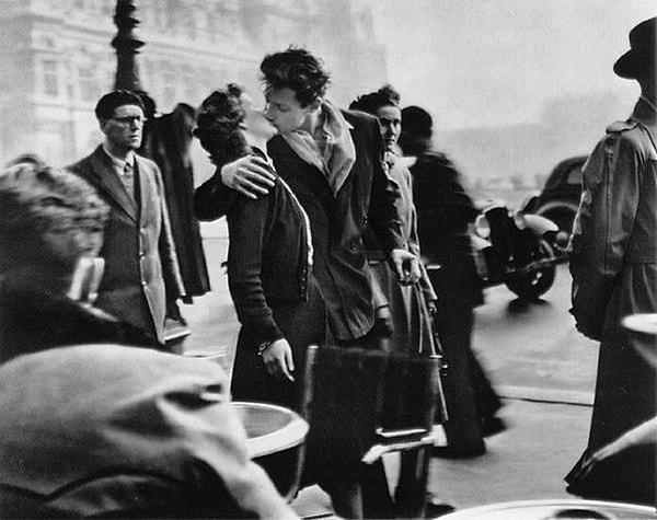 Fransız yasaları çiftlerin tren istasyonlarında öpüşmesini yasaklıyor.