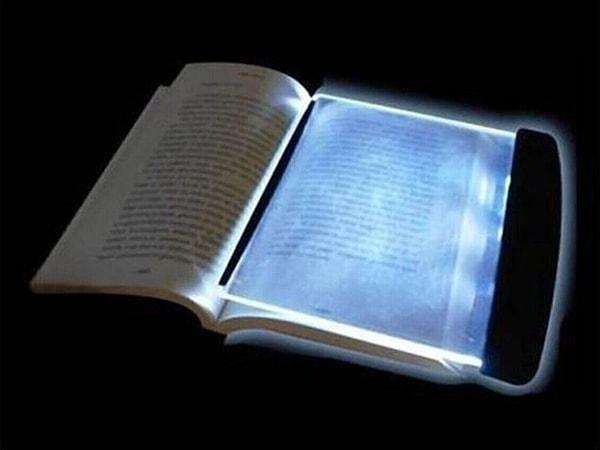 13. Işıksız ortamlarda kitap okumak için kitap arası okuma ışığı...