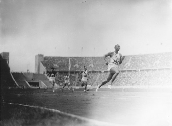 2. Televizyonlarda yayınlanan ilk olimpiyat oyunları 1936 yılında düzenlenen Berlin Olimpiyat Oyunları oldu.