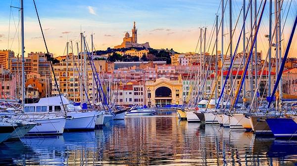 2. Marsilya'nın eski marinası: Vieux Port (Old Port of Marseille)
