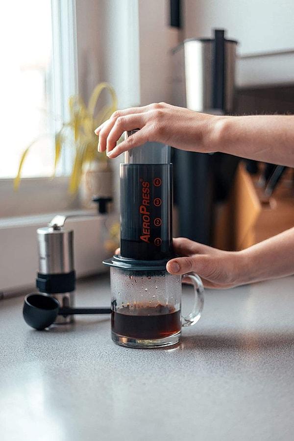 13. Aeropress kahve demleme sistemi.
