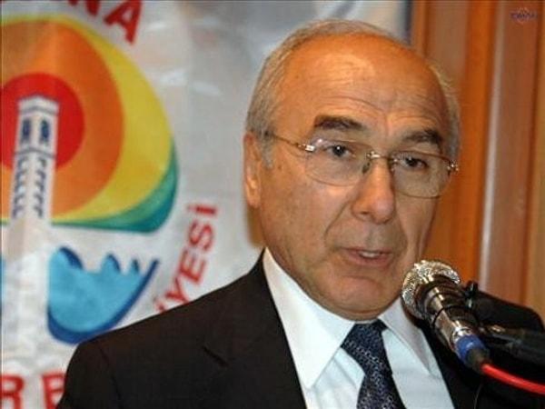 Veli Andaç Durak, Doğru Yol Partisi'nden (DYP) 19 ve 20. dönemde Adana Milletvekili olarak seçildi ve yasama çalışmalarına katıldı.