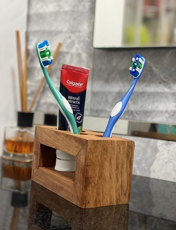 11. Diş fırçalarını koymak için diş fırçası standı...