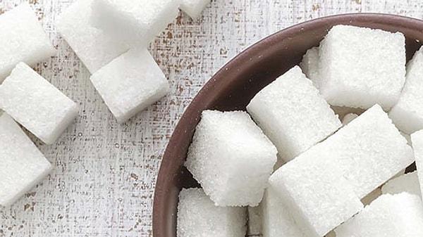 2. Şeker ve tuz gibi alışkanlıkları bırakmak. Aşırı yemeden kaçınmak.