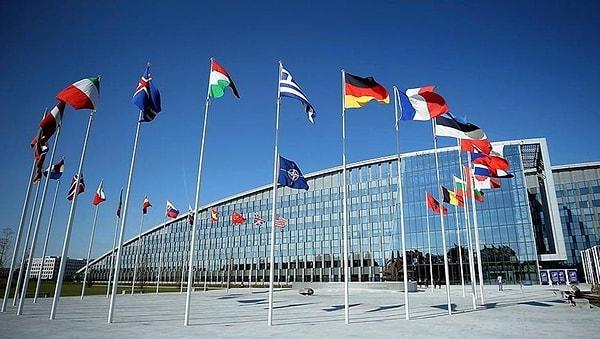 NATO Genel Sekreteri Jens Stoltenberg, Brüksel'deki NATO Savunma Bakanları toplantısı öncesinde bir basın toplantısı düzenleyecek.