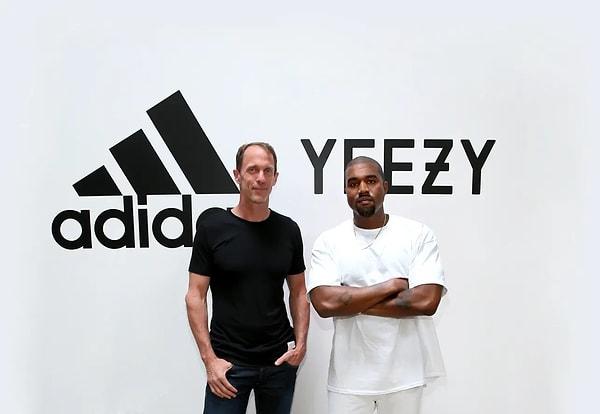 Kanye West ile Adidas arasındaki anlaşmazlık, yaklaşık bir ay önce başladı. Adidas, West'in 'White Lives Matter' yazılı tişört skandalından sonra işbirliğini gözden geçireceğini duyurdu.